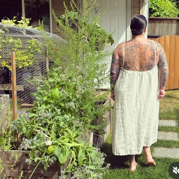 Solig Sample Dress - Maxi - Picture 2 of 4